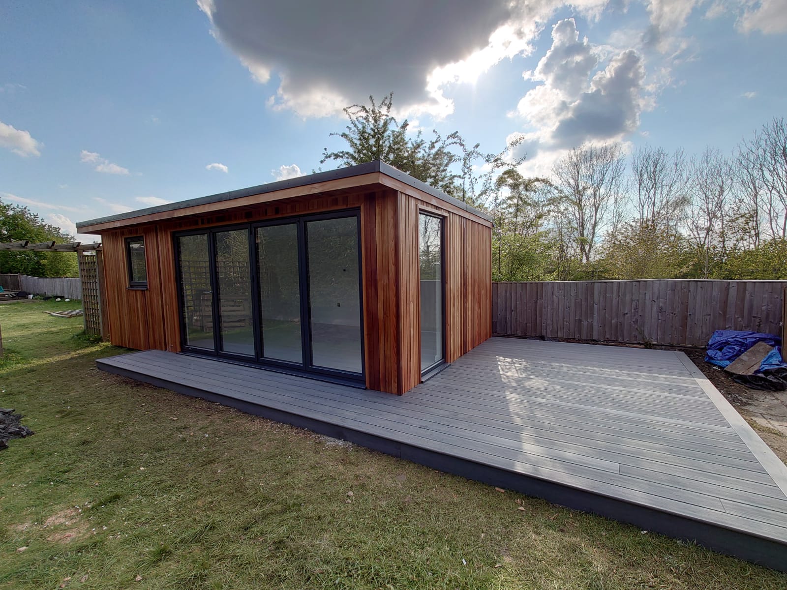Garden room installation 2 by Scotland Garden Pods